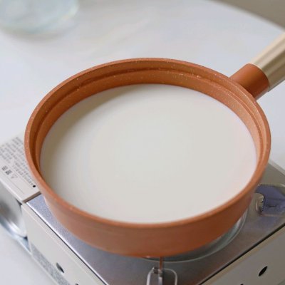学生党可以做的简单甜品牛奶布丁（百吃不腻的牛奶布丁教程）-3