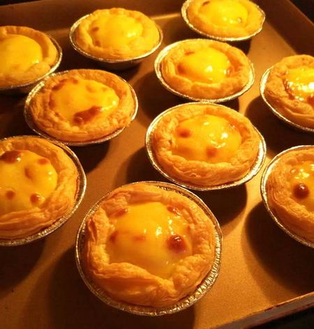 澳门，向尊敬的听众朋友们致意